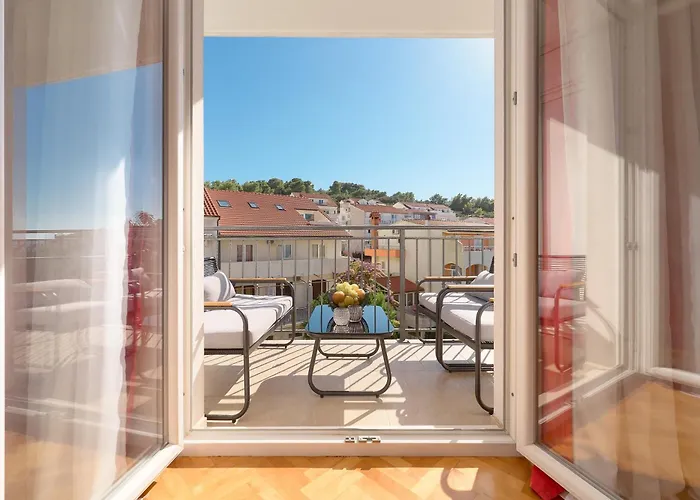 Hvar Lech Spacious 2 Bedroom With Private Parking Hvar Town