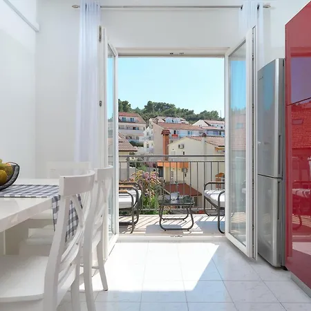 Hvar Lech Spacious 2 Bedroom With Private Parking Apartman