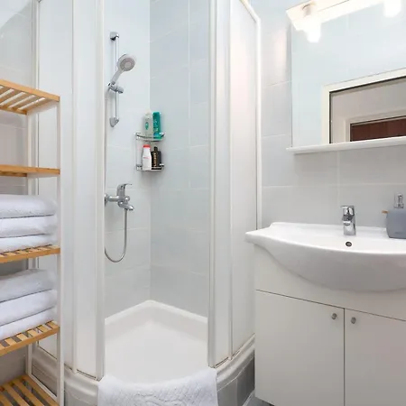 Hvar Lech Spacious 2 Bedroom With Private Parking