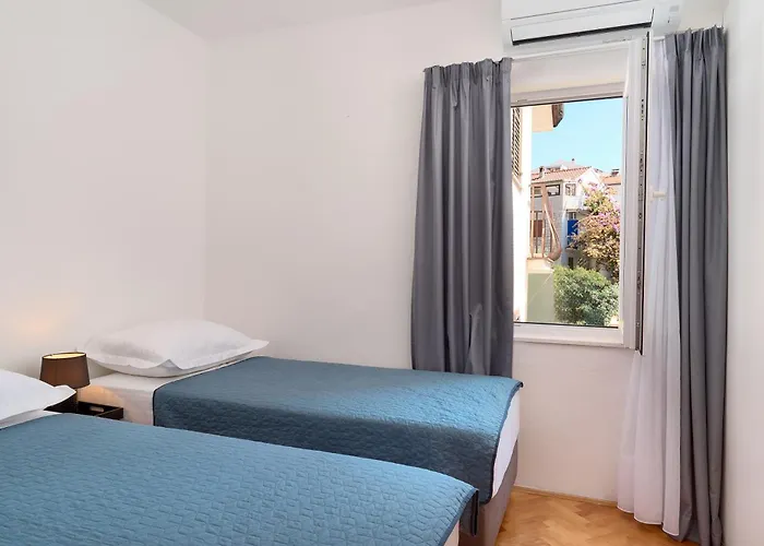 Hvar Lech Spacious 2 Bedroom With Private Parking *