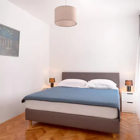 Hvar Lech Spacious 2 Bedroom With Private Parking Apartment *