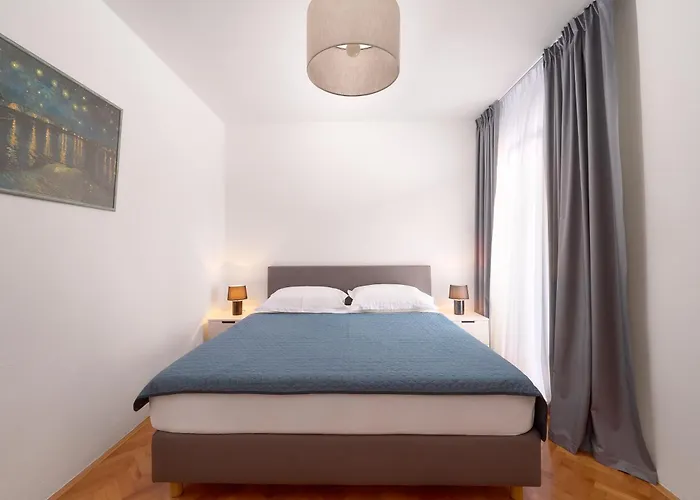 Apartment Hvar Lech Spacious 2 Bedroom With Private Parking Hvar Town