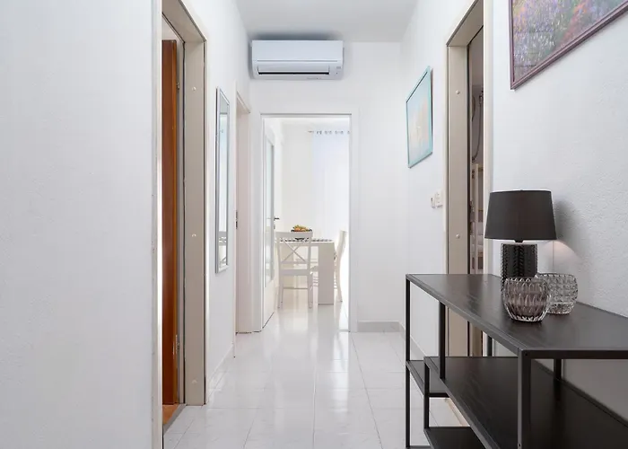 Hvar Lech Spacious 2 Bedroom With Private Parking Apartment